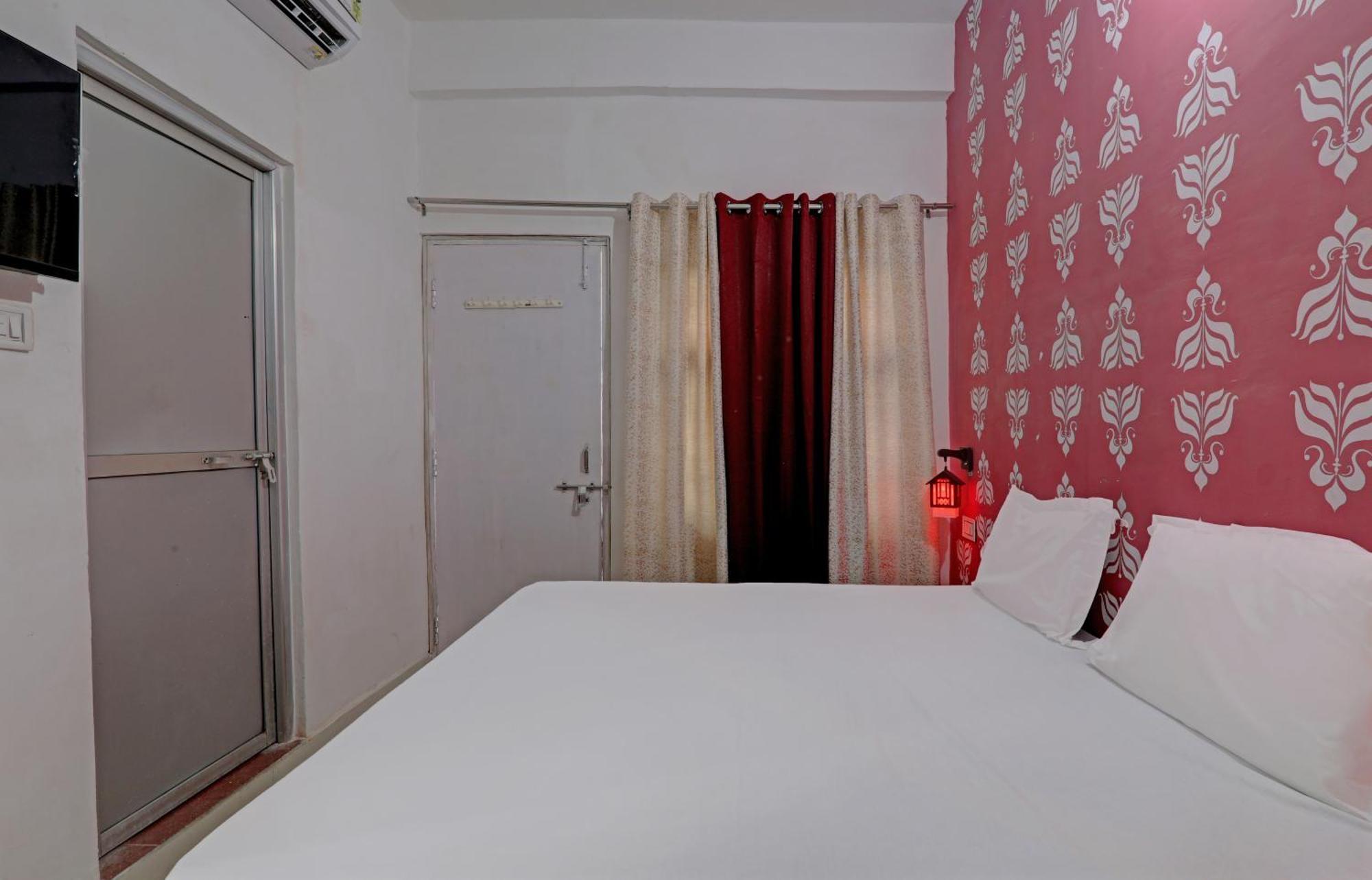 Hotel O Surya Inn Pura Raghunāth 外观 照片