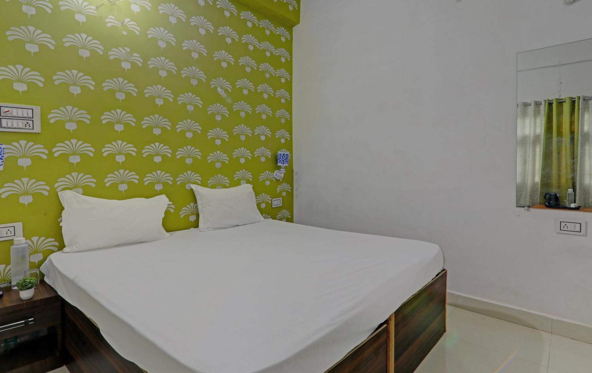 Hotel O Surya Inn Pura Raghunāth 外观 照片