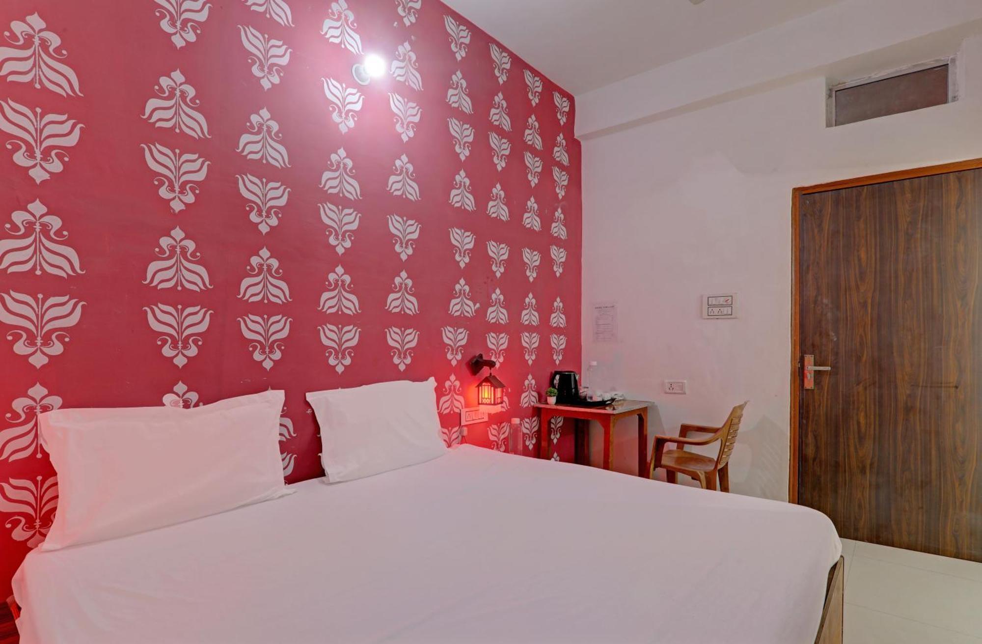 Hotel O Surya Inn Pura Raghunāth 外观 照片